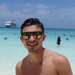 Meet your Posher, Camilo